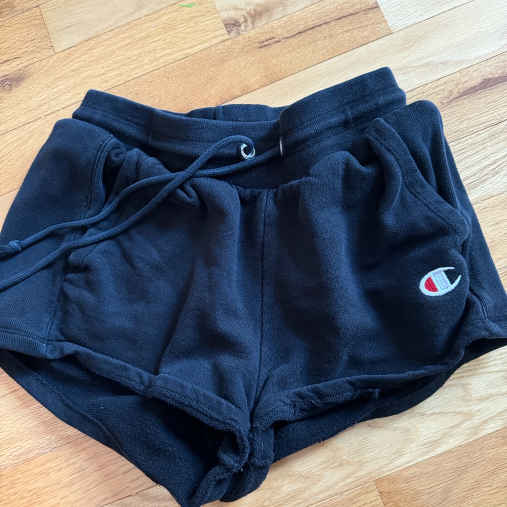 black champion shorts size s